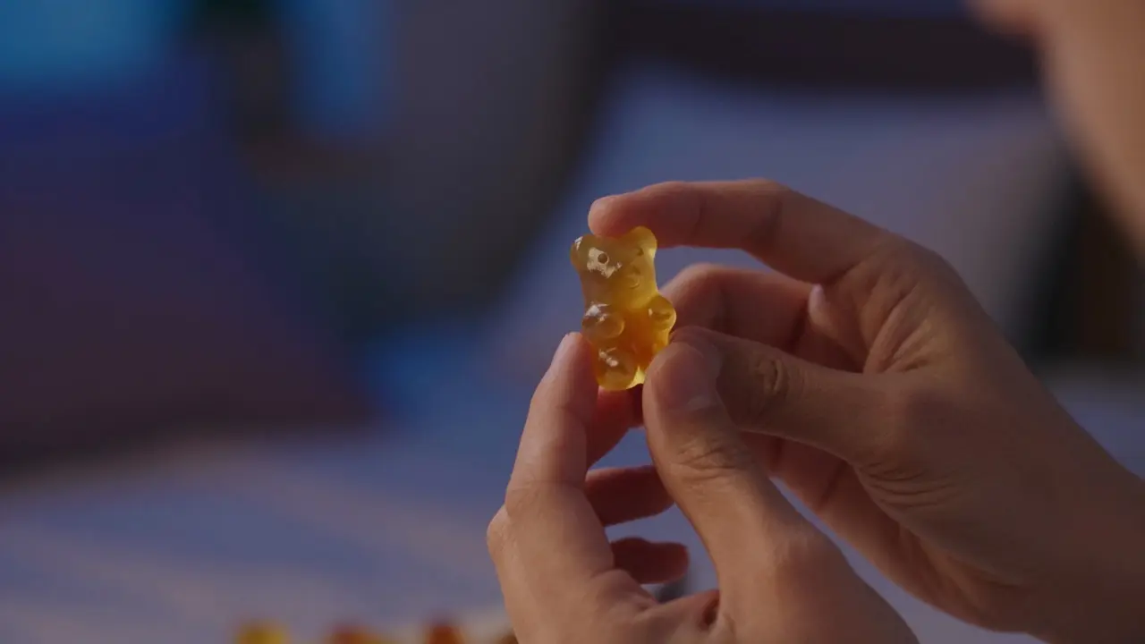 Nejlepší edibles pro spánek: Průvodce THCP a CBD gummy